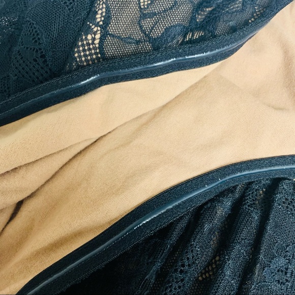 Lovers + Friends | Senorita Mini Lace Dress - Picture 11 of 13